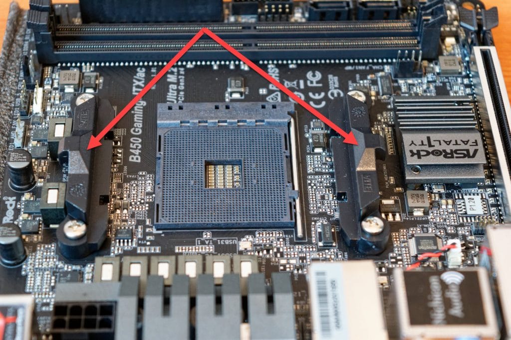 démontage système rétention carte mère