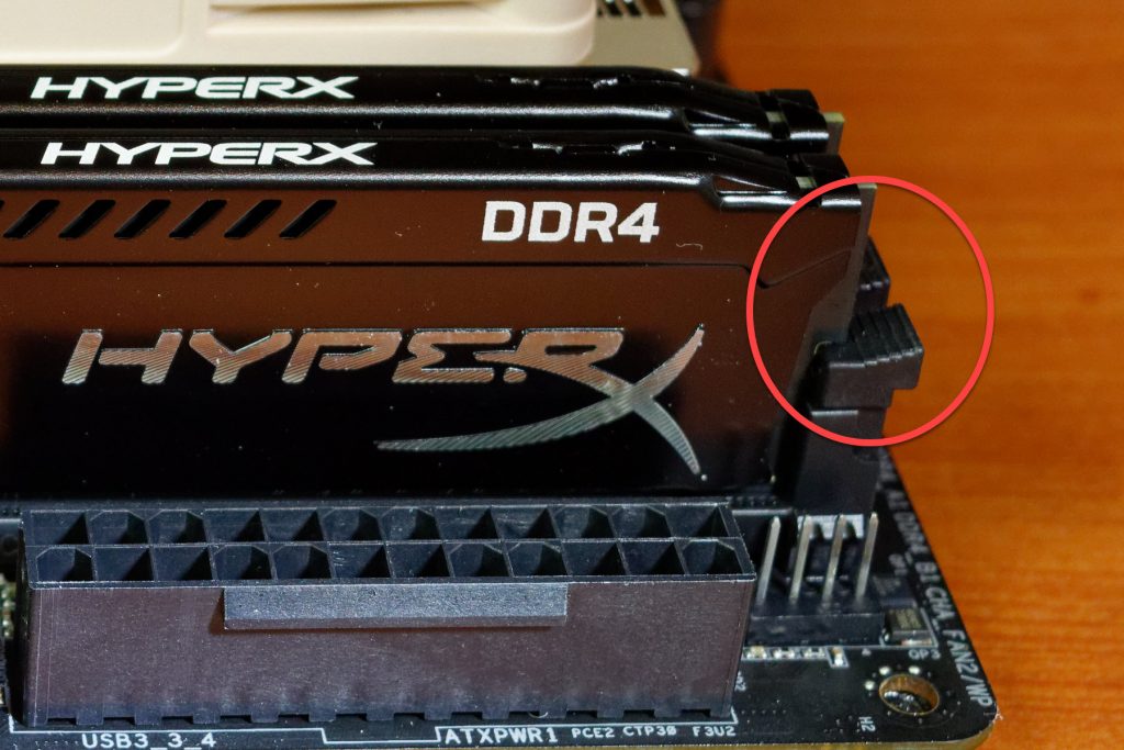 monter HyperX Fury DDR4-2400