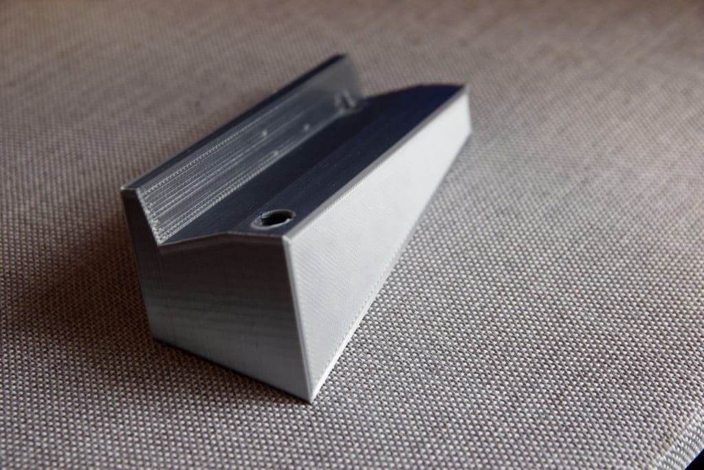 Support en PLA de l'écran