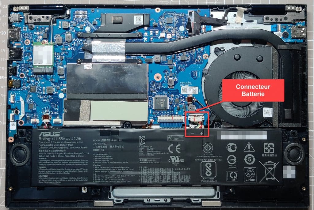 Le connecteur de la batterie