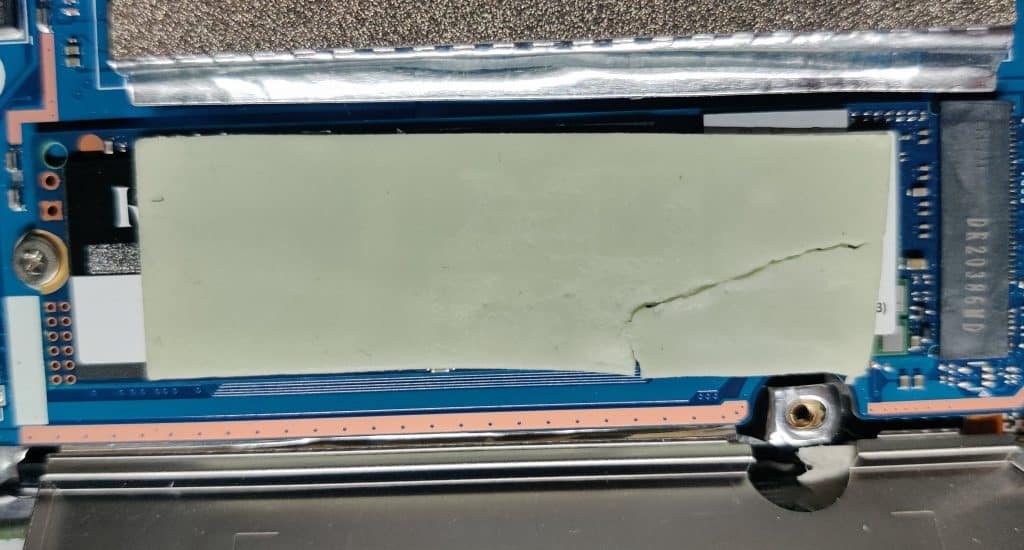 Replacer convenablement le pad sur le SSD