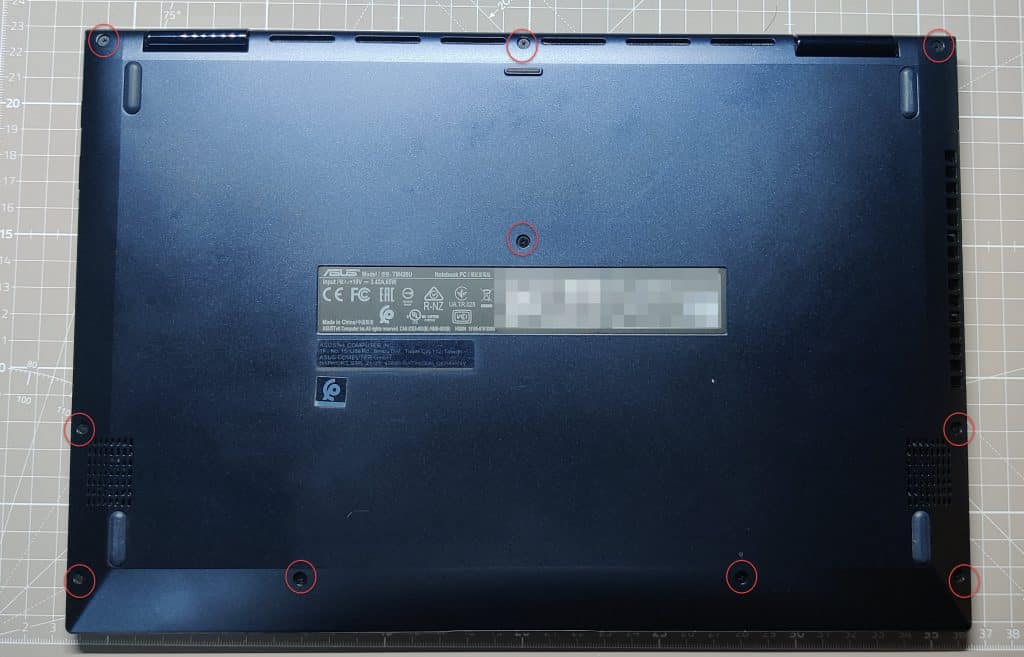 Position des vis de la coque de dessous